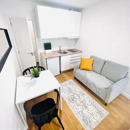 Lisbon, Location, Ideal For Tourists Apartamento *