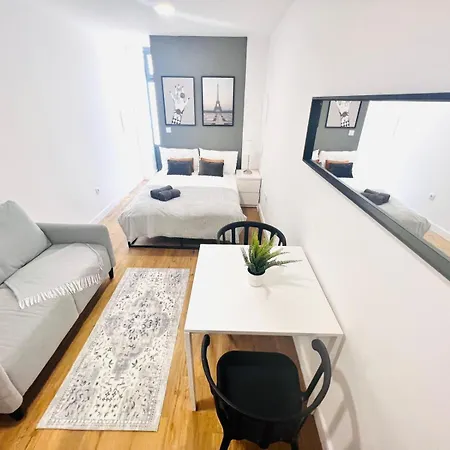 Lisbon, Location, Ideal For Tourists Apartamento *